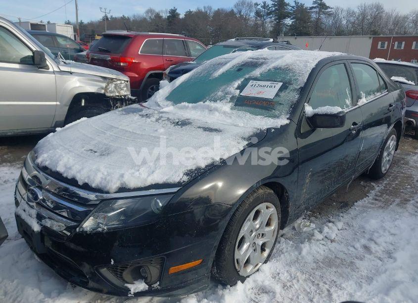 Photo 2 of 2011 Ford Fusion SE (VIN 3FAHP0HAXBR314775)