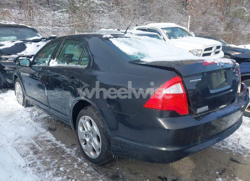 Photo 3 of 2011 Ford Fusion SE (VIN 3FAHP0HAXBR314775)