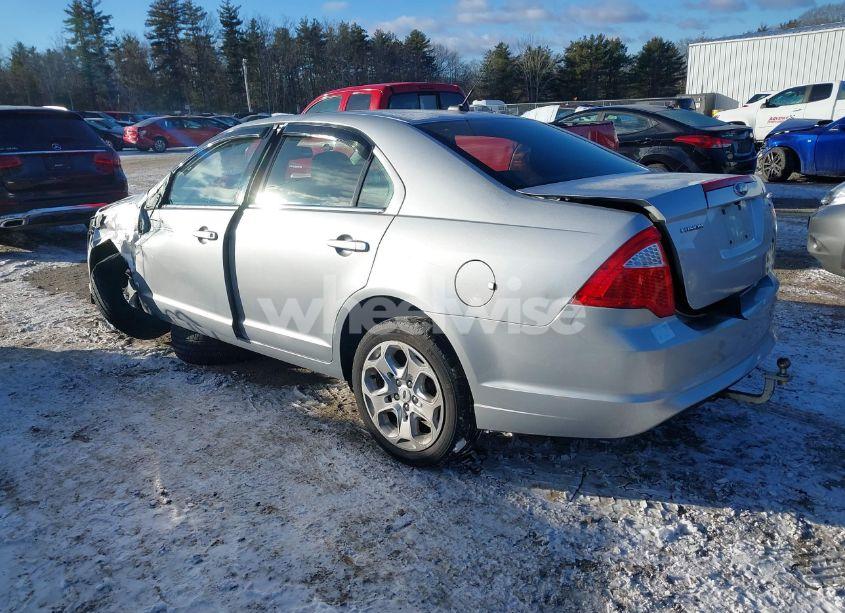 Photo 3 of 2011 Ford Fusion SE (VIN 3FAHP0HAXBR314789)