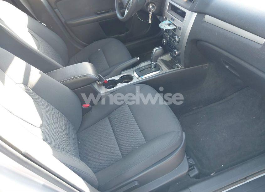 Photo 5 of 2011 Ford Fusion SE (VIN 3FAHP0HAXBR314789)