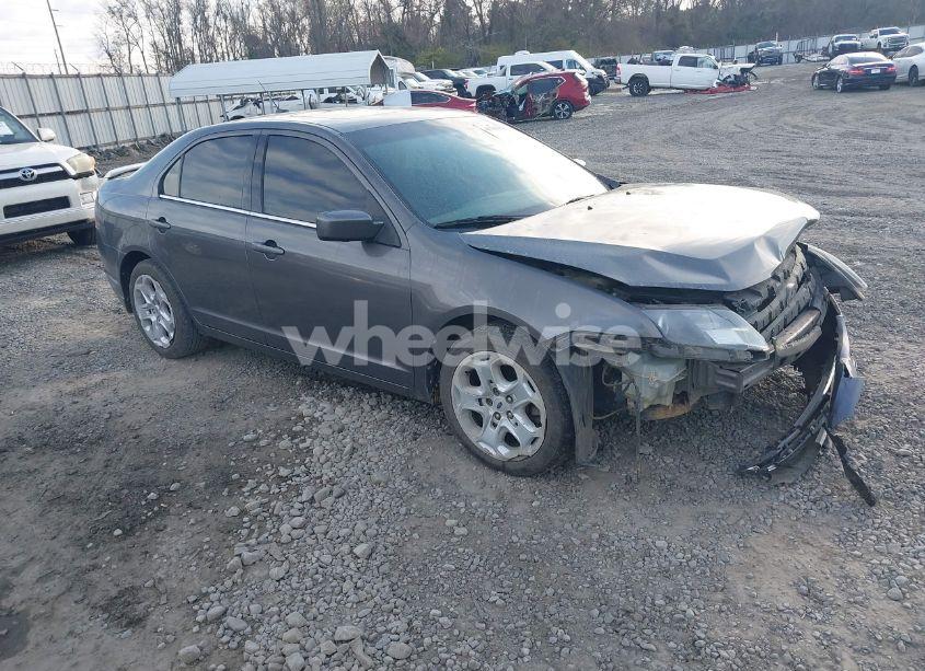 2011 Ford Fusion SE (VIN 3FAHP0HAXBR318440) main photo