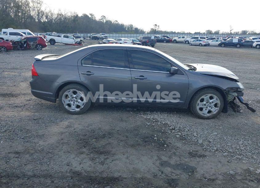 Photo 13 of 2011 Ford Fusion SE (VIN 3FAHP0HAXBR318440)