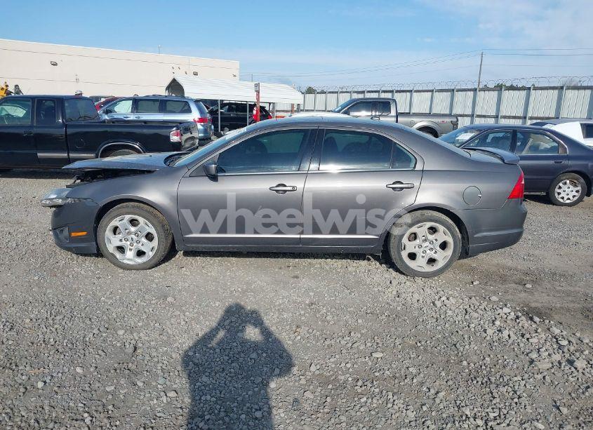 Photo 14 of 2011 Ford Fusion SE (VIN 3FAHP0HAXBR318440)