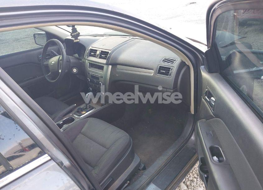 Photo 5 of 2011 Ford Fusion SE (VIN 3FAHP0HAXBR318440)