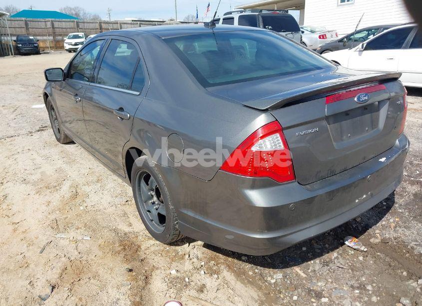 Photo 3 of 2011 Ford Fusion SE (VIN 3FAHP0HAXBR327266)