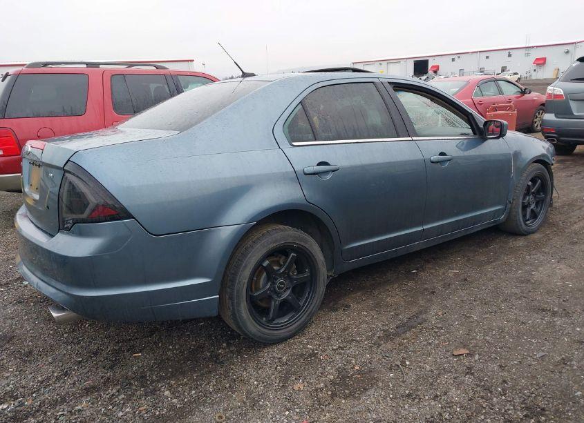 Photo 4 of 2011 Ford Fusion SE (VIN 3FAHP0HAXBR343631)