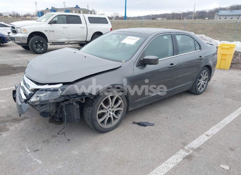 Photo 2 of 2012 Ford Fusion SE (VIN 3FAHP0HAXCR118921)