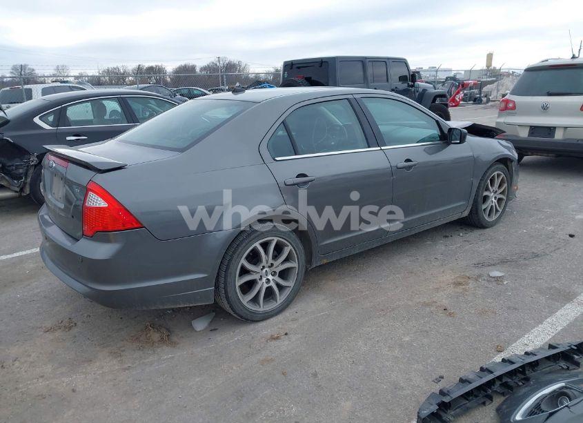 Photo 4 of 2012 Ford Fusion SE (VIN 3FAHP0HAXCR118921)