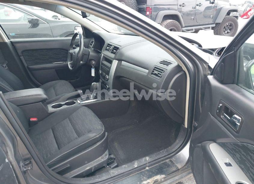 Photo 5 of 2012 Ford Fusion SE (VIN 3FAHP0HAXCR118921)