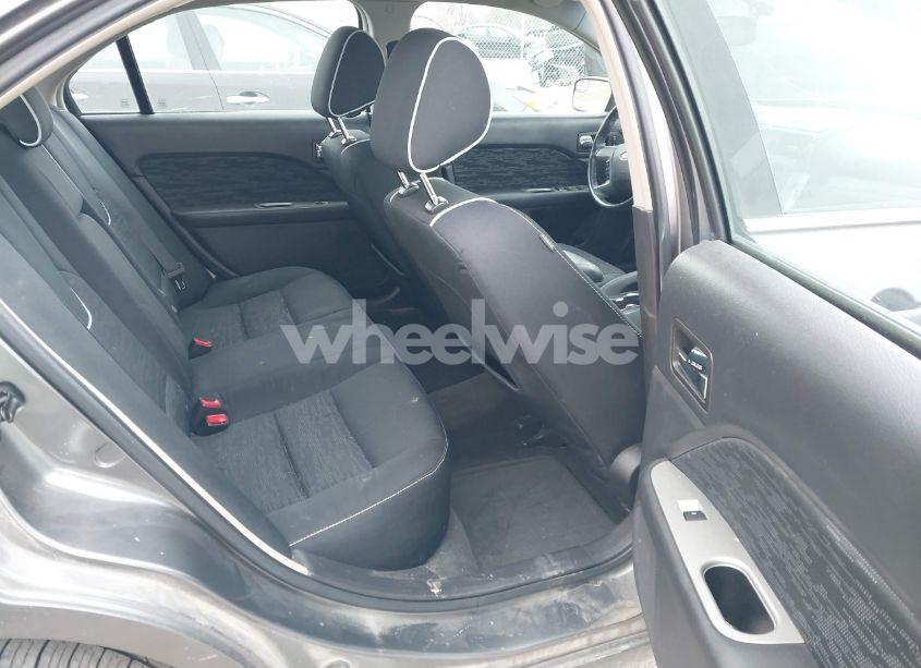 Photo 8 of 2012 Ford Fusion SE (VIN 3FAHP0HAXCR118921)