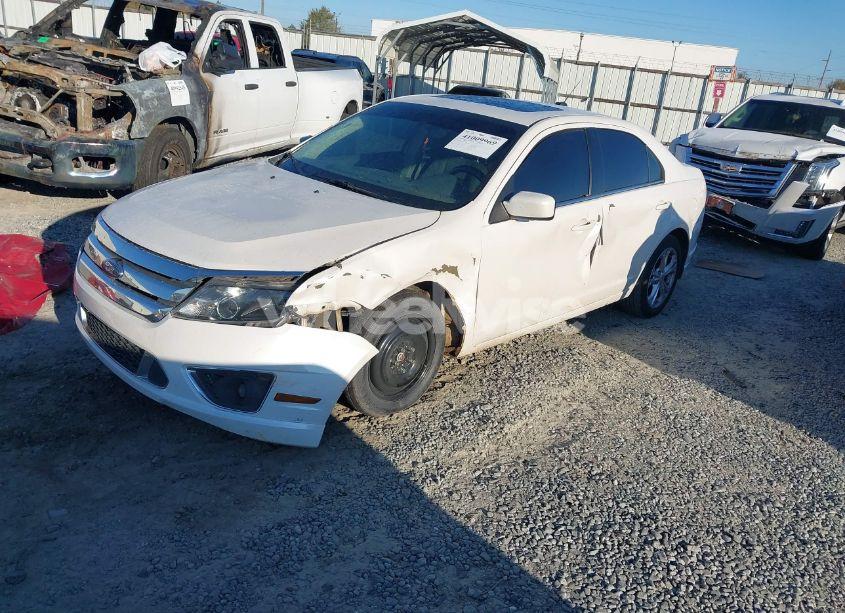 Photo 2 of 2012 Ford Fusion SE (VIN 3FAHP0HAXCR179699)