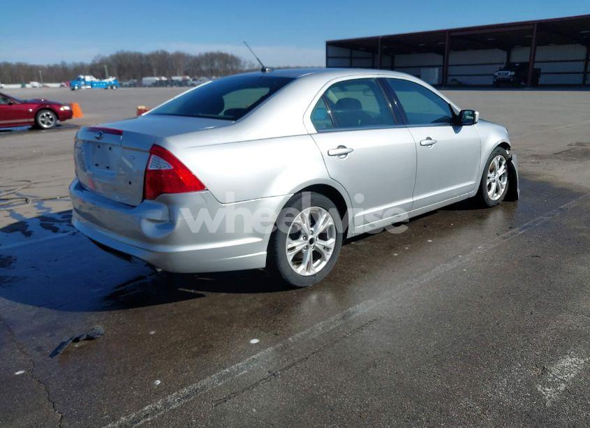 Photo 4 of 2012 Ford Fusion SE (VIN 3FAHP0HAXCR222521)