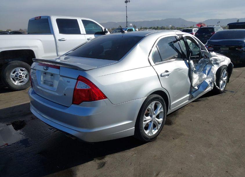 Photo 4 of 2012 Ford Fusion SE (VIN 3FAHP0HAXCR246818)