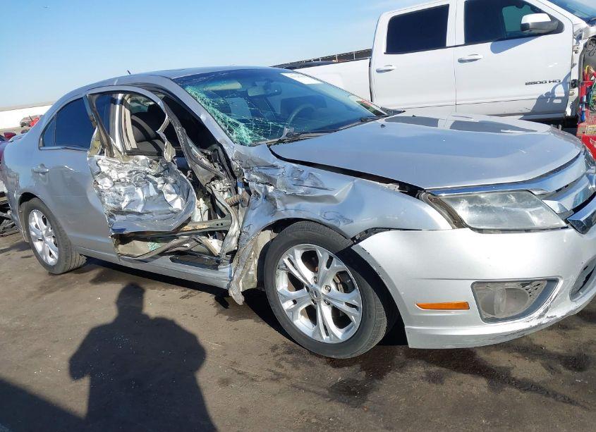 Photo 6 of 2012 Ford Fusion SE (VIN 3FAHP0HAXCR246818)