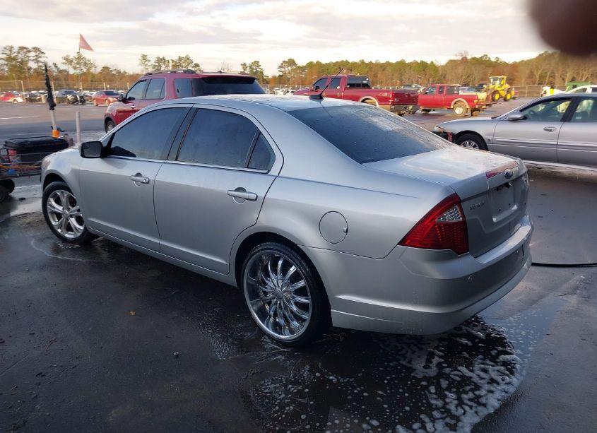 Photo 3 of 2012 Ford Fusion SE (VIN 3FAHP0HAXCR249993)