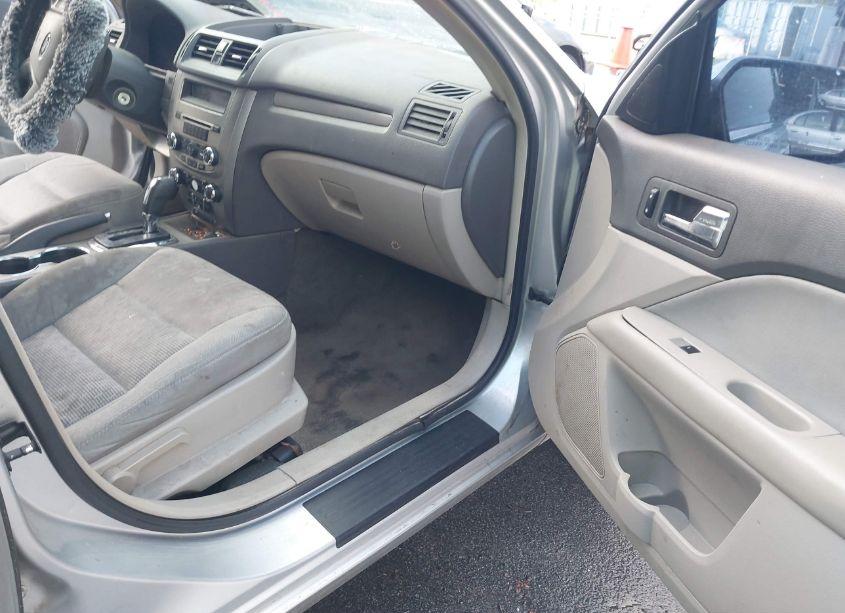 Photo 5 of 2012 Ford Fusion SE (VIN 3FAHP0HAXCR249993)