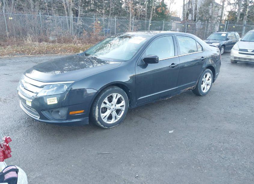 Photo 2 of 2012 Ford Fusion SE (VIN 3FAHP0HAXCR257799)
