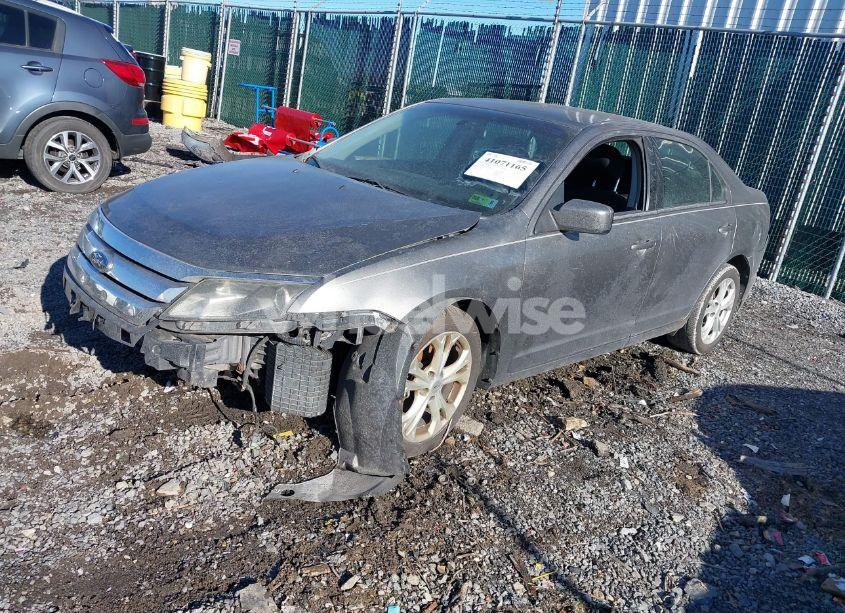 Photo 2 of 2012 Ford Fusion SE (VIN 3FAHP0HAXCR282878)