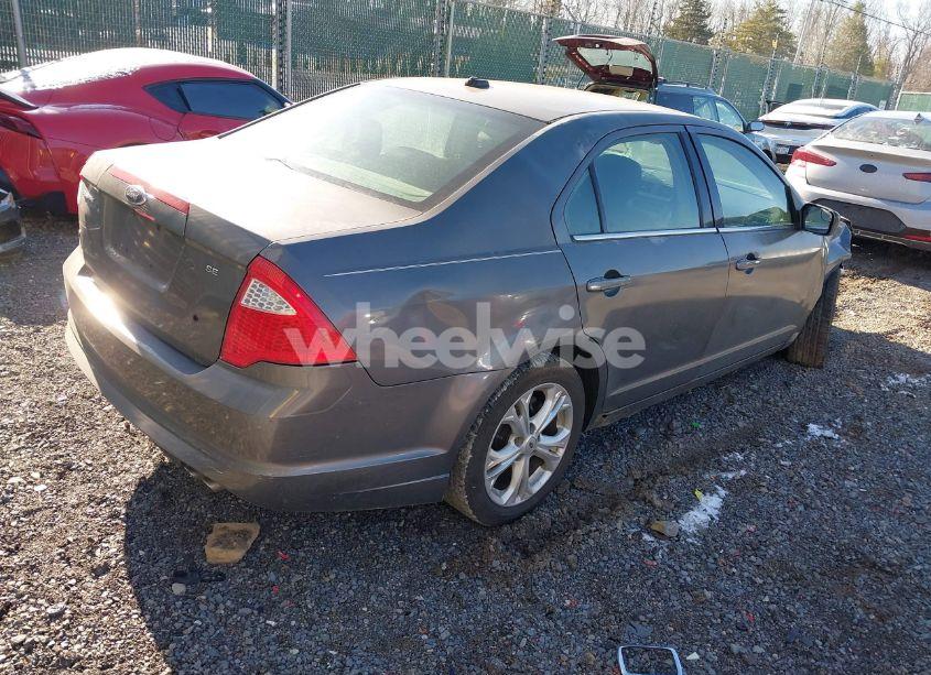 Photo 4 of 2012 Ford Fusion SE (VIN 3FAHP0HAXCR282878)