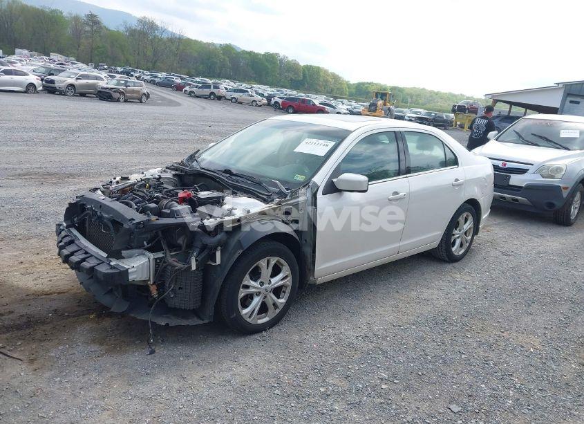 Photo 2 of 2012 Ford Fusion SE (VIN 3FAHP0HAXCR348913)