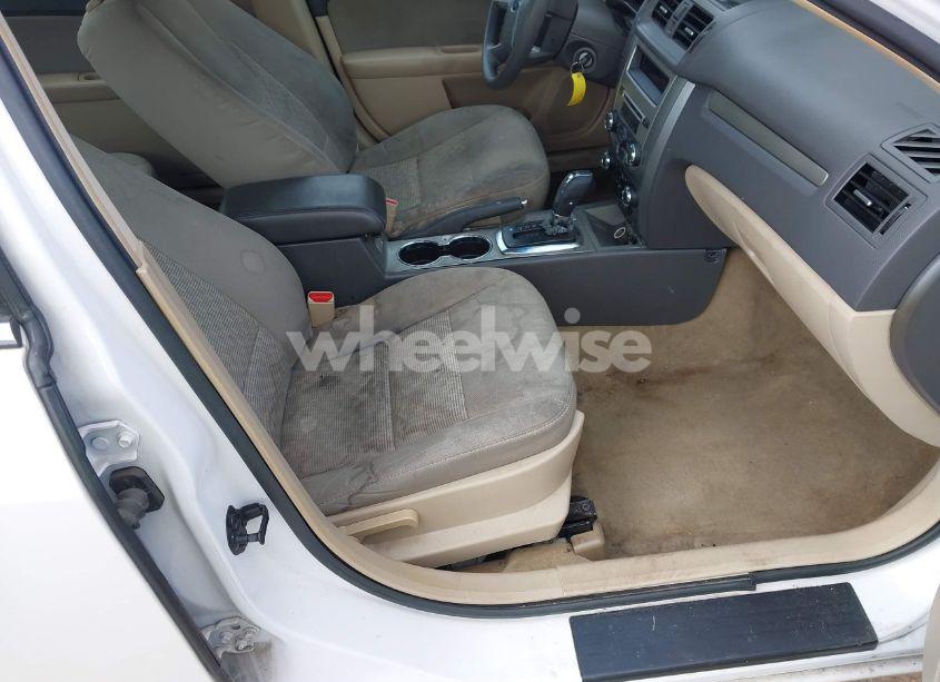 Photo 5 of 2012 Ford Fusion SE (VIN 3FAHP0HAXCR348913)