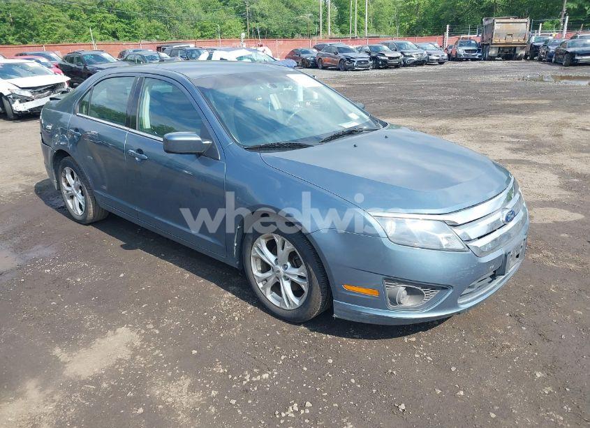 2012 Ford Fusion SE (VIN 3FAHP0HAXCR351715) main photo