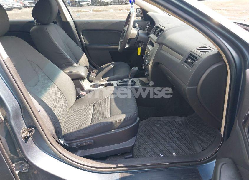 Photo 5 of 2012 Ford Fusion SE (VIN 3FAHP0HAXCR351715)