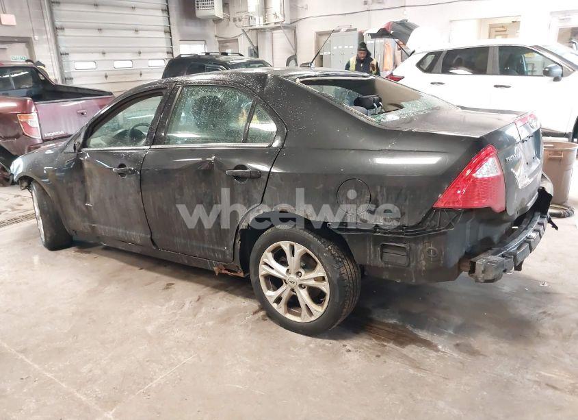 Photo 3 of 2012 Ford Fusion SE (VIN 3FAHP0HAXCR367493)