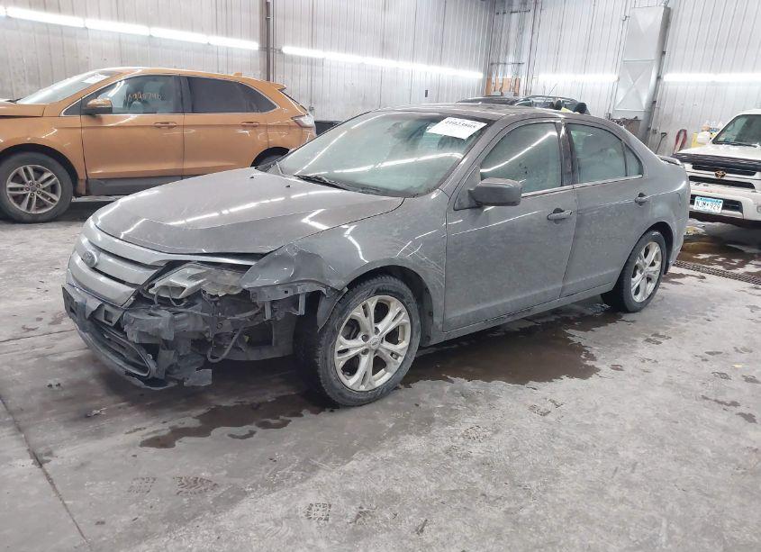 Photo 2 of 2012 Ford Fusion SE (VIN 3FAHP0HAXCR397013)