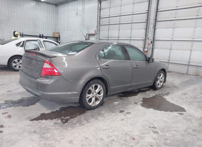 Photo 4 of 2012 Ford Fusion SE (VIN 3FAHP0HAXCR397013)