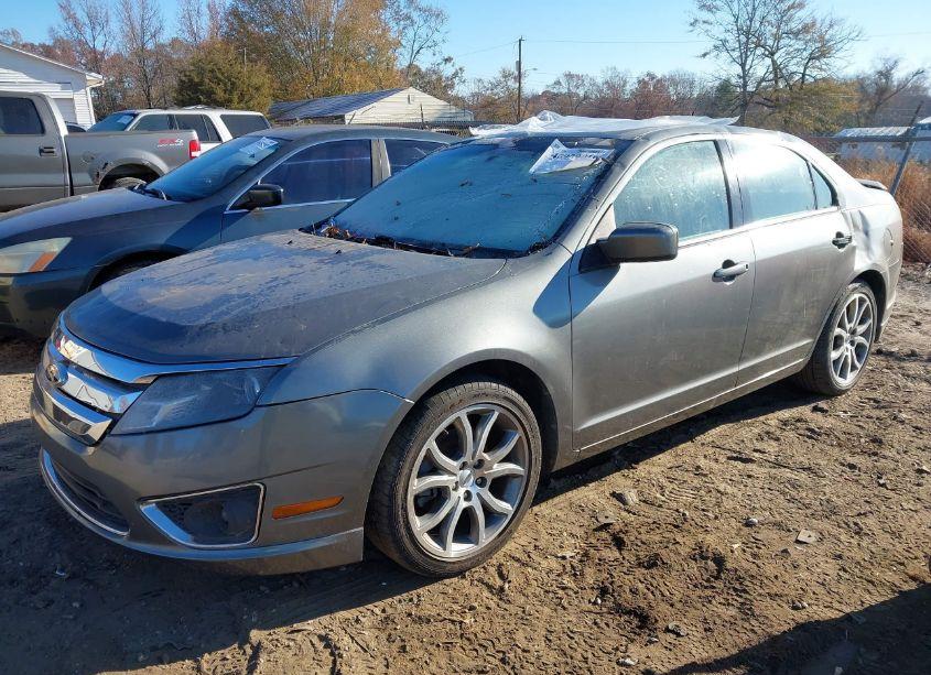 Photo 2 of 2012 Ford Fusion SE (VIN 3FAHP0HAXCR407698)