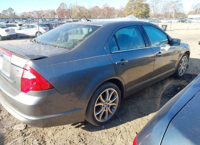 Photo 4 of 2012 Ford Fusion SE (VIN 3FAHP0HAXCR407698)
