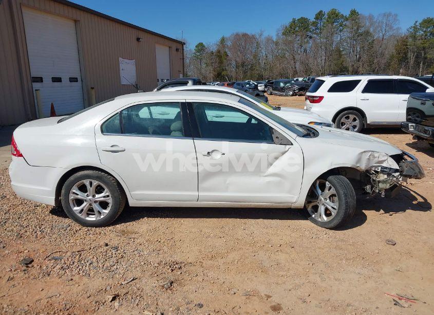 Photo 13 of 2012 Ford Fusion SE (VIN 3FAHP0HAXCR427773)