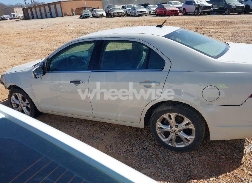 Photo 14 of 2012 Ford Fusion SE (VIN 3FAHP0HAXCR427773)