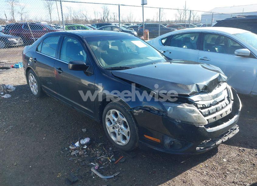 2010 Ford Fusion SE (VIN 3FAHP0HG0AR198327) main photo