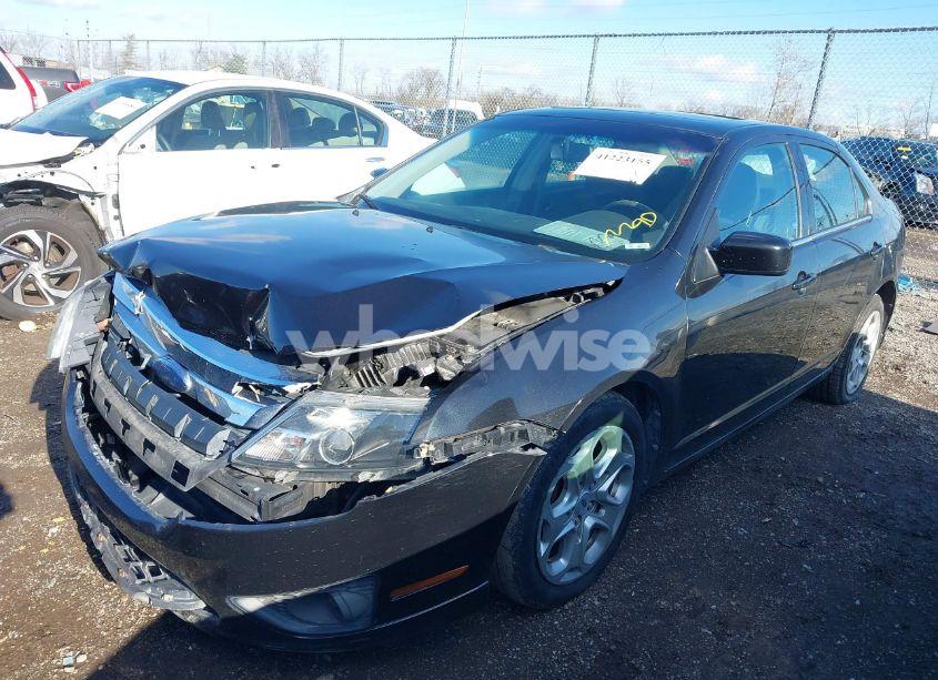 Photo 2 of 2010 Ford Fusion SE (VIN 3FAHP0HG0AR198327)