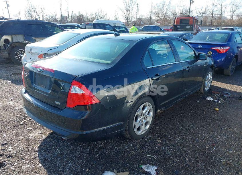 Photo 4 of 2010 Ford Fusion SE (VIN 3FAHP0HG0AR198327)