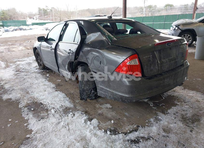 Photo 3 of 2010 Ford Fusion SE (VIN 3FAHP0HG0AR246120)