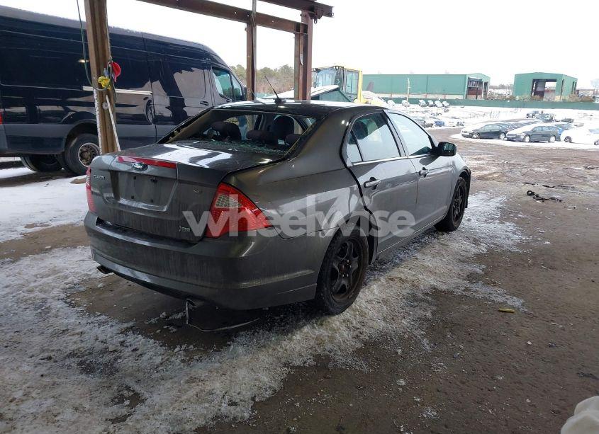 Photo 4 of 2010 Ford Fusion SE (VIN 3FAHP0HG0AR246120)