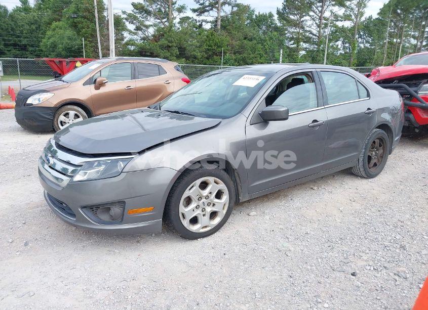 Photo 2 of 2011 Ford Fusion SE (VIN 3FAHP0HG0BR162428)