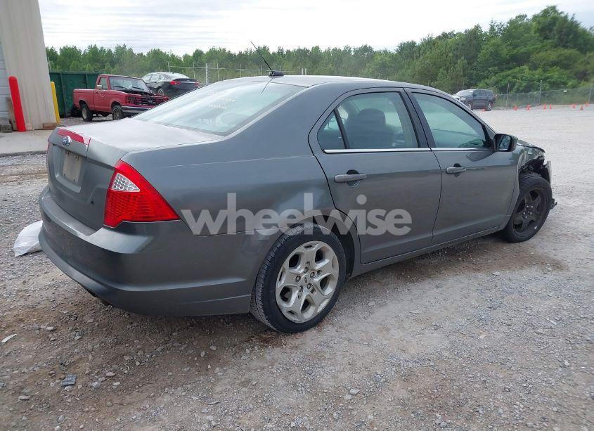 Photo 4 of 2011 Ford Fusion SE (VIN 3FAHP0HG0BR162428)