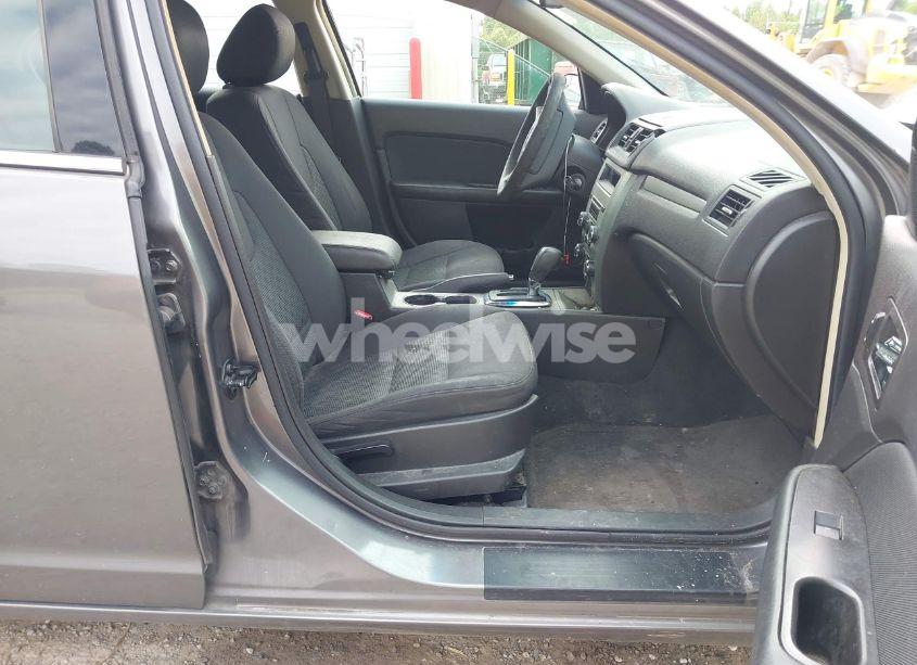 Photo 5 of 2011 Ford Fusion SE (VIN 3FAHP0HG0BR162428)