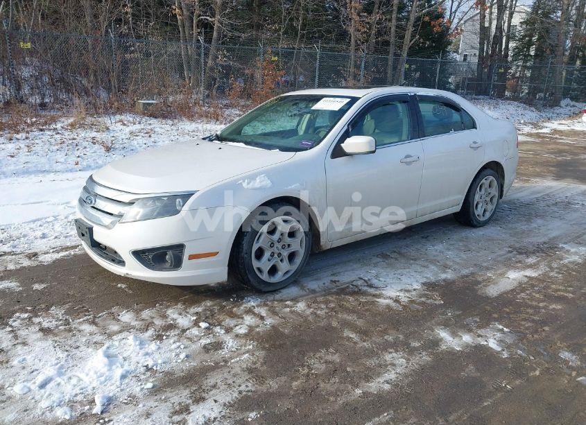 Photo 2 of 2011 Ford Fusion (VIN 3FAHP0HG0BR240478)