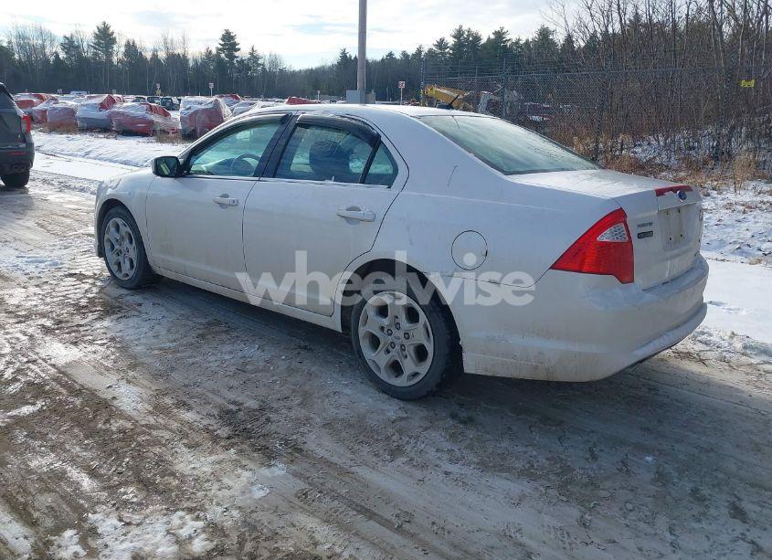 Photo 3 of 2011 Ford Fusion (VIN 3FAHP0HG0BR240478)