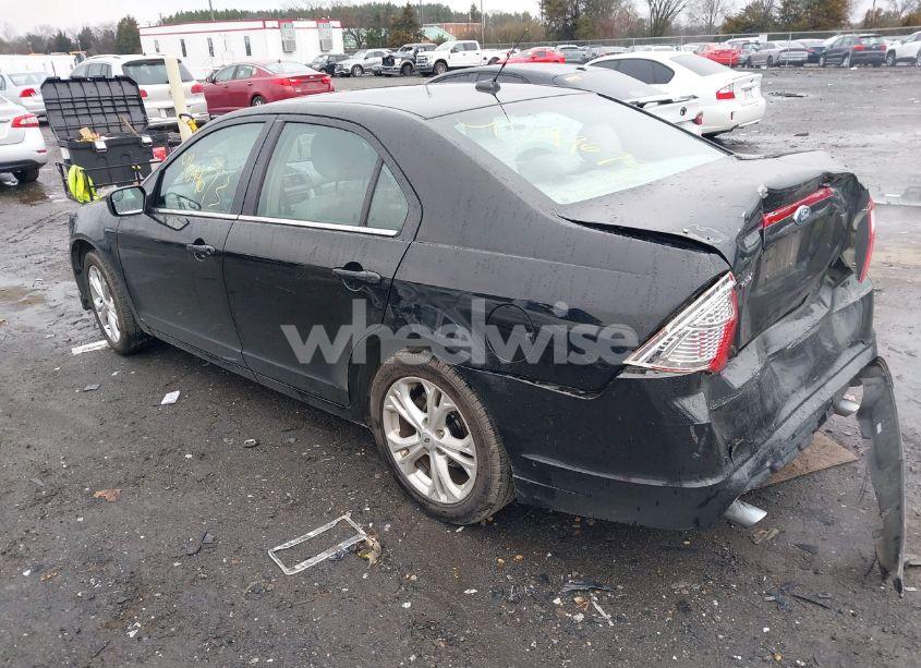 Photo 3 of 2012 Ford Fusion SE (VIN 3FAHP0HG0CR118768)