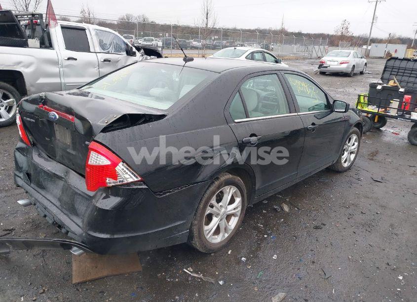 Photo 4 of 2012 Ford Fusion SE (VIN 3FAHP0HG0CR118768)