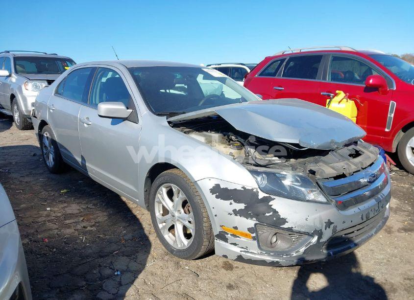 2012 Ford Fusion SE (VIN 3FAHP0HG0CR138471) main photo