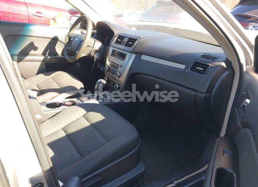 Photo 5 of 2012 Ford Fusion SE (VIN 3FAHP0HG0CR138471)