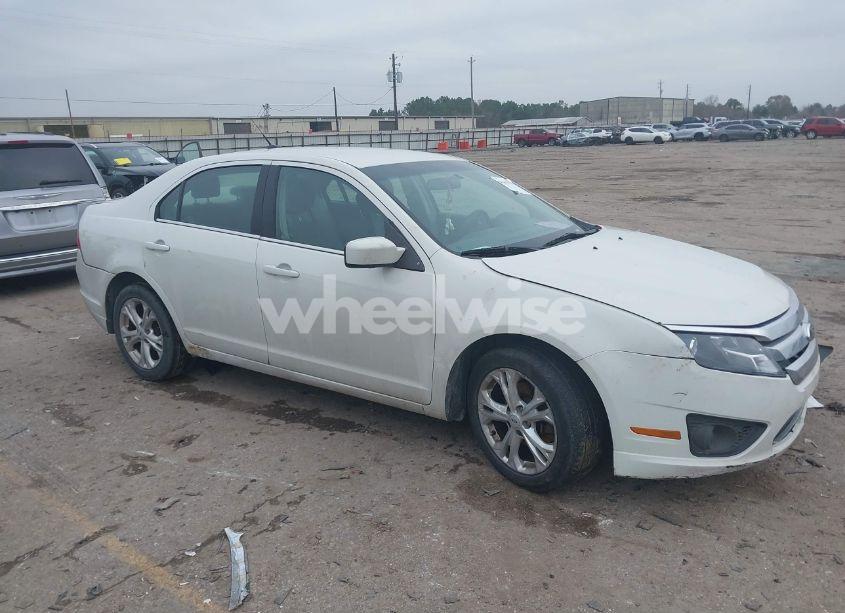 2012 Ford Fusion SE (VIN 3FAHP0HG0CR305329) main photo