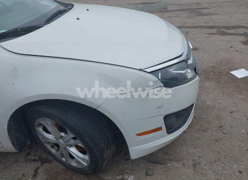 Photo 6 of 2012 Ford Fusion SE (VIN 3FAHP0HG0CR305329)